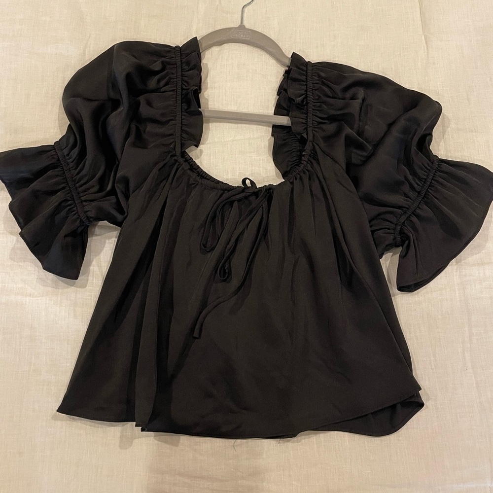 Never worn Wayf top